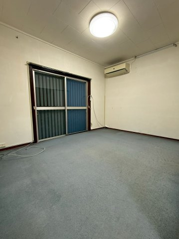 毛穴町　戸建の洋室