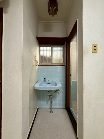 毛穴町　戸建の独立洗面台