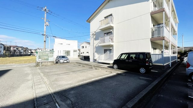 ハイツあすかの駐車場