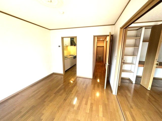 ウィングコートの居間・リビング