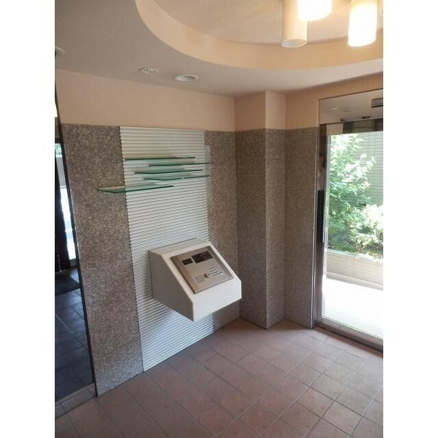 ヴェルデュール本郷　弐番館のロビー