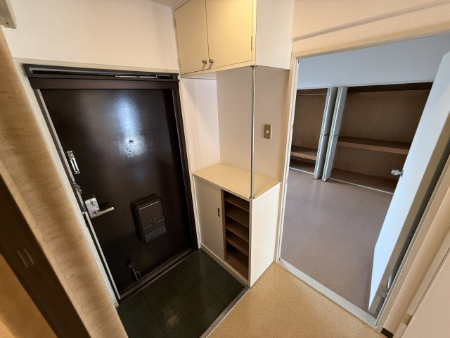 グローバル利倉の玄関