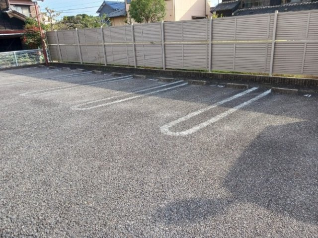 【駐車場】