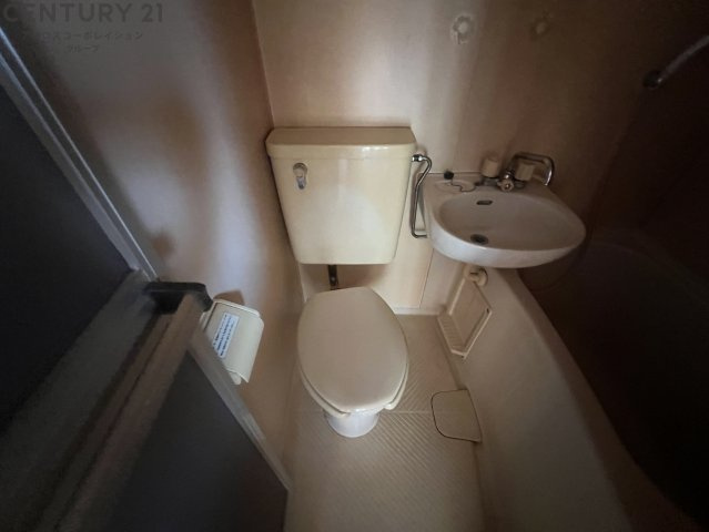 浴室内にトイレがあります☆