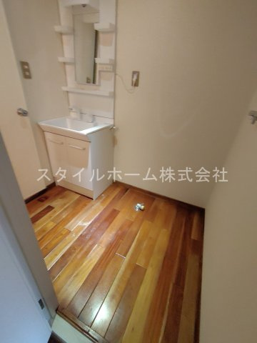 ユトリロ新栄 B棟の内装