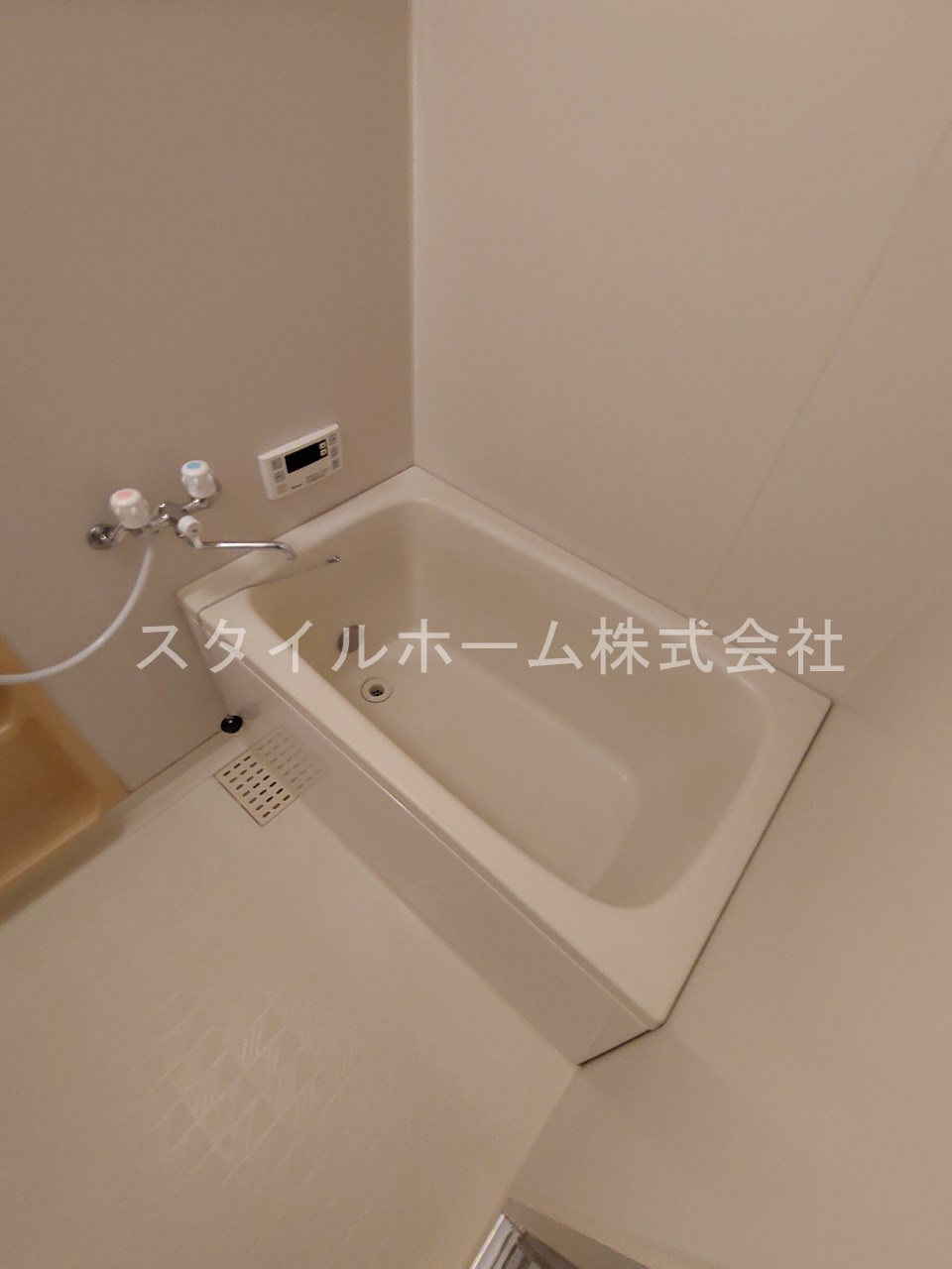 ユトリロ新栄 B棟の浴室