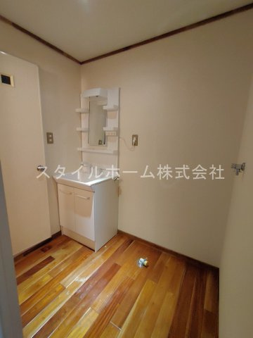 ユトリロ新栄 B棟の洗面所