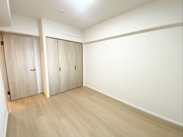 アクロス博多セントラルパークの洋室|全居室収納付き！自分の荷物を各自で収納できて便利です！