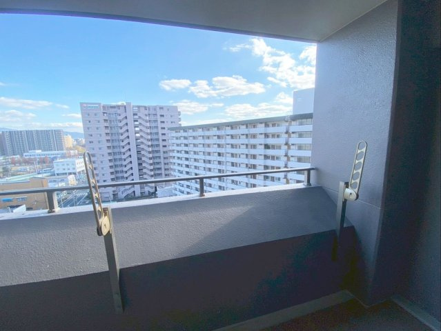 アクロス博多セントラルパークのバルコニー|南東向きのバルコニー！日当たり良好です！