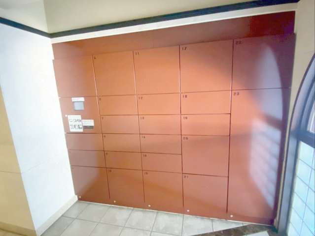 アクロス博多セントラルパークの設備|宅配ボックスがあります！不在時の荷物の受け取りも安心ですね！