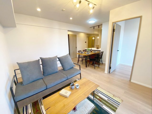 アクロス博多セントラルパークの居間・リビング|約16.7帖のLDK！家族が集まって過ごせる空間です！