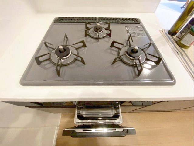 アクロス博多セントラルパークのキッチン|コンロはガスの3口です！