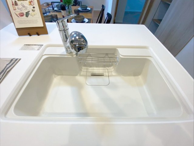 アクロス博多セントラルパークのキッチン|水垢が目立ちにくく、静音性にも優れたシンクです！