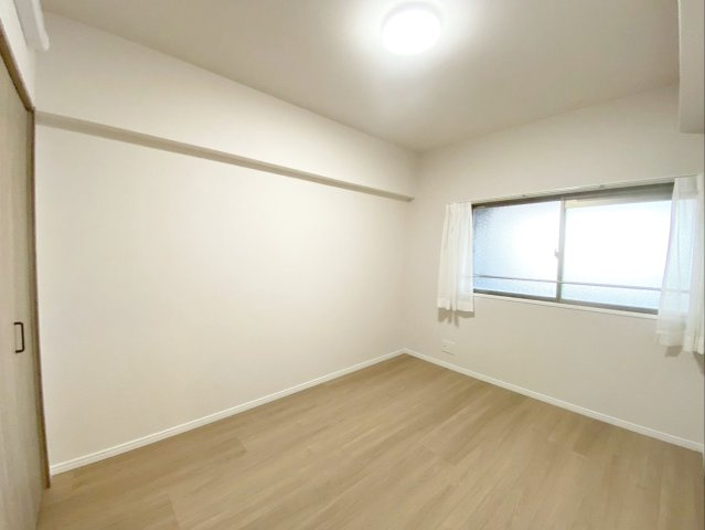 アクロス博多セントラルパークの洋室|約6帖の洋室です！