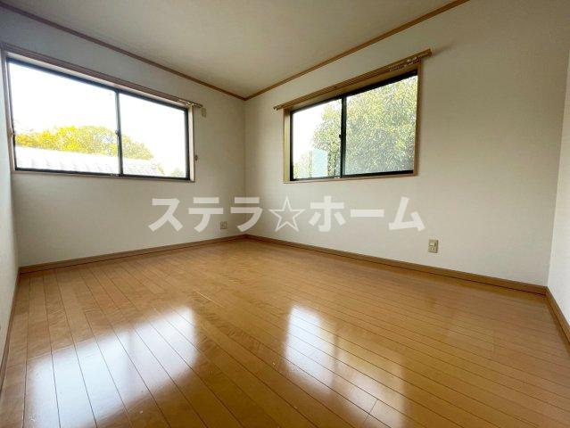 太田3 中古戸建の洋室|使い勝手のいい洋室です