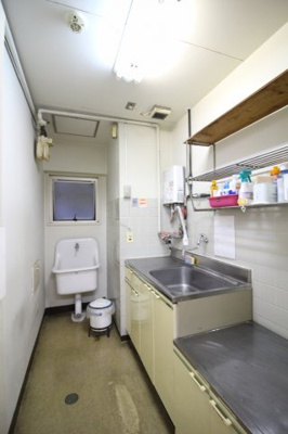 【その他共用部分】 | 明海三宮ビル | 給湯室