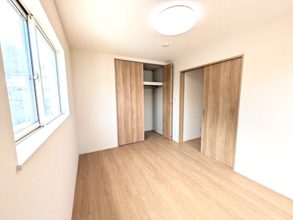 大津市真野１丁目中古住宅の洋室