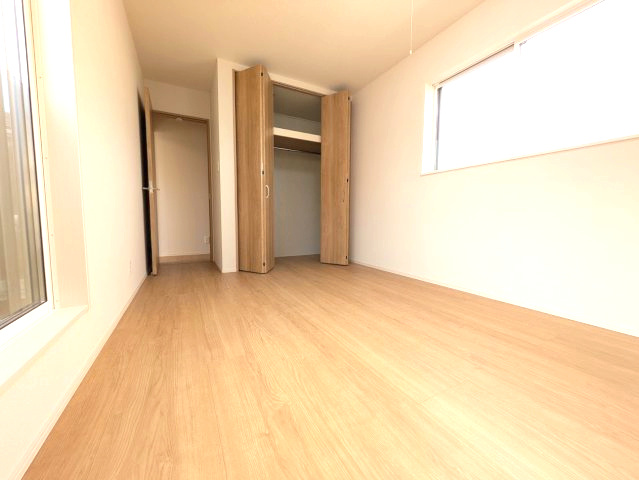 大津市真野１丁目中古住宅の洋室