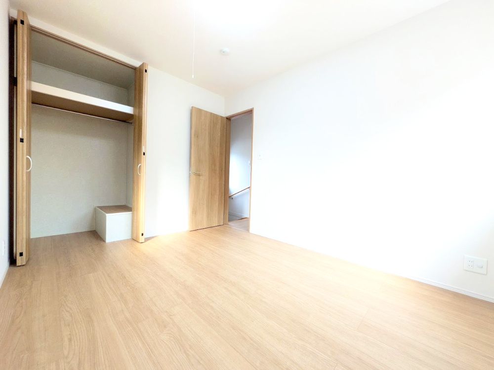大津市真野１丁目中古住宅の洋室