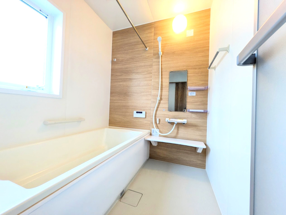 大津市真野１丁目中古住宅の浴室