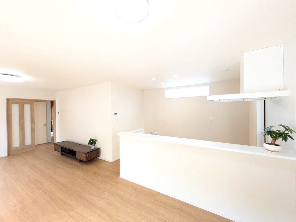 大津市真野１丁目中古住宅の居間・リビング