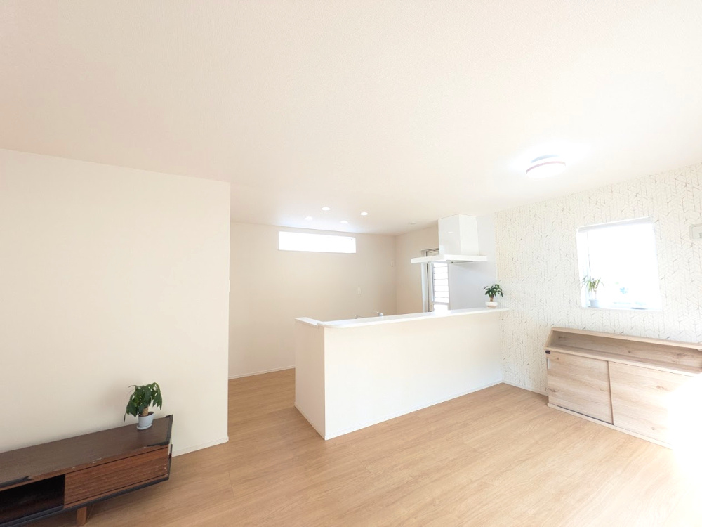 大津市真野１丁目中古住宅の居間・リビング