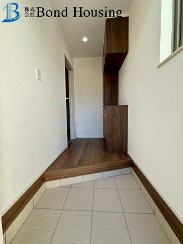 小中学校徒歩5分圏内・周辺環境充実　青山台3丁目　限定1棟の玄関