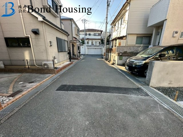 小中学校徒歩5分圏内・周辺環境充実　青山台3丁目　限定1棟の前面道路含む現地写真