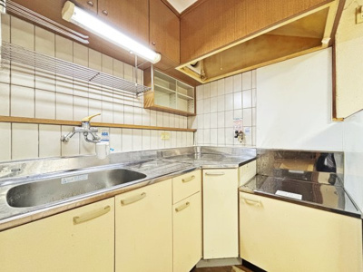 【キッチン】 | コボリマンション北口 | 家事効率の良いＬ字型キッチン。広めの調理スペースは、女性に嬉しいポイントです