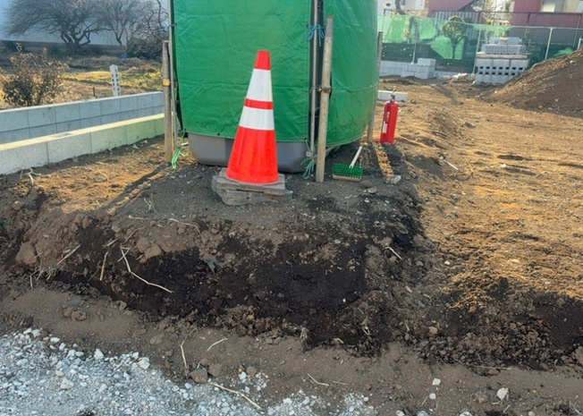 【庭】 | 庭のある家に住むことのメリットとして、子どもたちの遊び場を確保できること、ガーデニングや家庭菜園を楽しめること、明るさを確保できることがあります。また、配置を工夫することでプライバシーが確保できます。