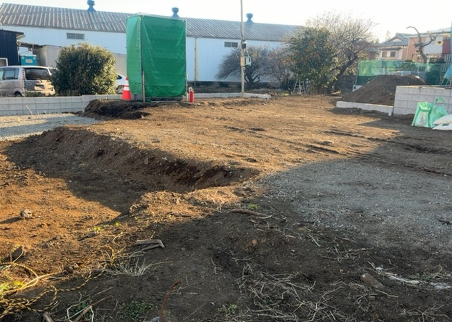 【玄関】 | 玄関ポーチにおいて最も重視すべきと言っても良いのが広さです。適切な広さの玄関ポーチでないと外見的なバランスは崩れてしまいますし、何より使いにくくなってしまいますので、現地で実際に下見をしてみましょう！