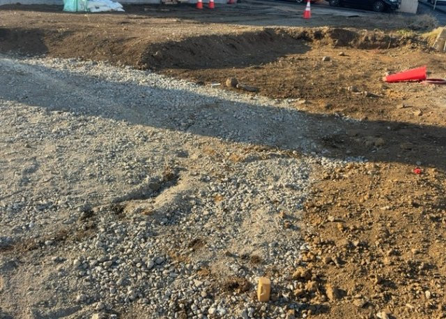 【駐車場】 | 駐車場と明記されていても、最小スペースでつくられた駐車場だと大型車は駐車できなかったり、出入りしにくくなったりする可能性があります。お車のサイズと購入したい物件の駐車場のサイズを現地で確認しましょう。