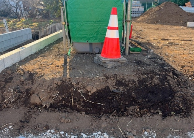 【庭】 | 庭があることでガーデニングや家庭菜園はもちろん、こどもの遊び場やペットを放して遊ぶことができます。また、家の周囲に余裕があるということです。隣地との間があれば、十分な日当たりと、風通しが確保できます。