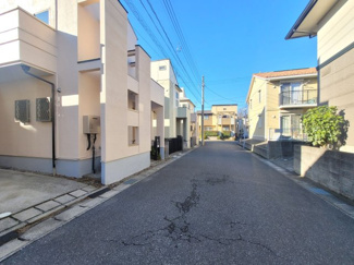 【前面道路含む現地写真】 | 約6ｍ公道で駐車もラクラク！