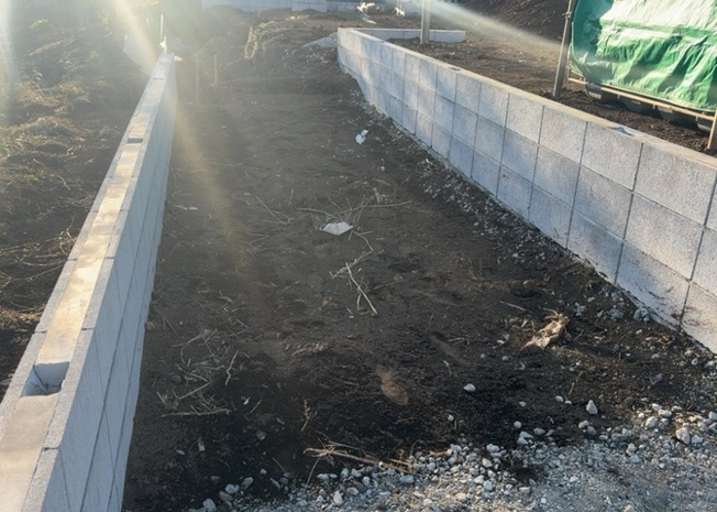 【設備】 | 敷地内には、散水栓や立水栓があります。水道水を直接利用できるため、水を運ぶ手間を省くことが出来ます。大量の水を必要とする洗車作業や清掃などに役立ちます。その他設備とあわせて、現地でご確認ください。