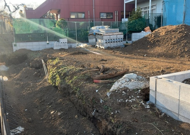 【外観】 | 物件の詳細については、現地を見てわかること以外に、役所や法務局などで調べないとわからないことがあります。そのため、現地に行く場合は、もしこの物件を買ったらどのような生活ができるかをイメージしましょう。