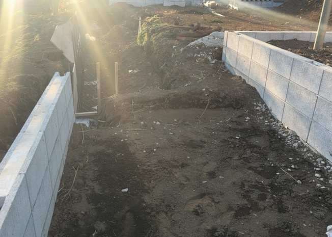 【庭】 | 庭のある家に住むことのメリットとして、子どもたちの遊び場を確保できること、ガーデニングや家庭菜園を楽しめること、明るさを確保できることがあります。また、配置を工夫することでプライバシーが確保できます。