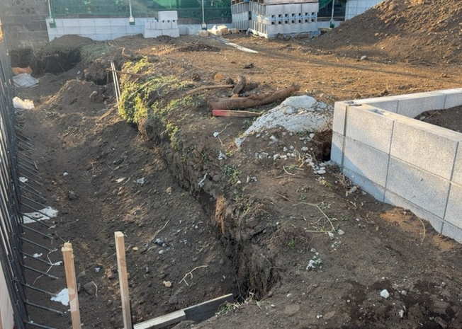 【玄関】 | 玄関は、狭すぎると複数人で使いにくく、広すぎても無駄な空間になりがちです。最低2畳を目安にして、家の広さとの兼ね合いや家族の人数を考慮して決めるとよいでしょう。現地を見学して快適な玄関を選びましょう！