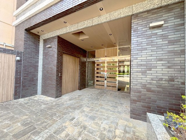パークフラッツ東三国のエントランス