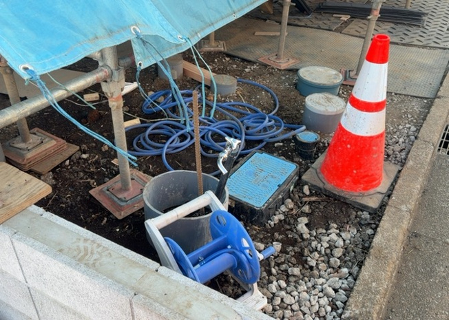 【設備】 | 敷地内には、散水栓や立水栓があります。水道水を直接利用できるため、水を運ぶ手間を省くことが出来ます。大量の水を必要とする洗車作業や清掃などに役立ちます。その他設備とあわせて、現地でご確認ください。