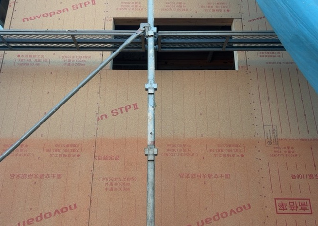 【内装】 | 建物建築の外壁の主流となっているサイディング仕様は、板を外壁に貼り合わせる施工方法です。金属系・木質系・窯業系があり、断熱性や耐用性などが異なります。外壁の色やデザインなど詳細は現地でご確認ください。