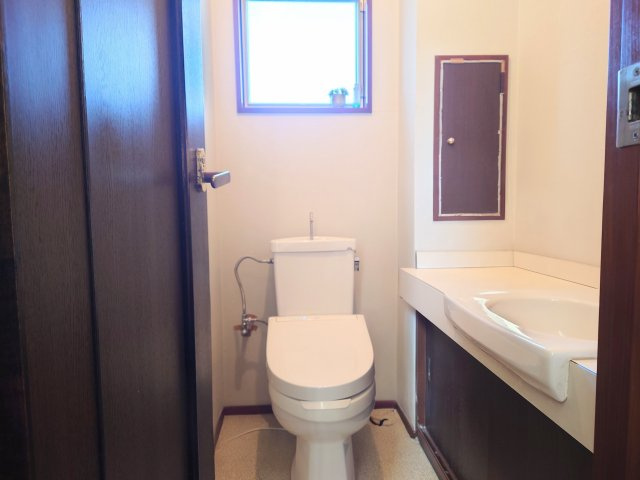 売中古戸建　藤枝市南新屋のトイレ|トイレもゆとりの広さがあります！