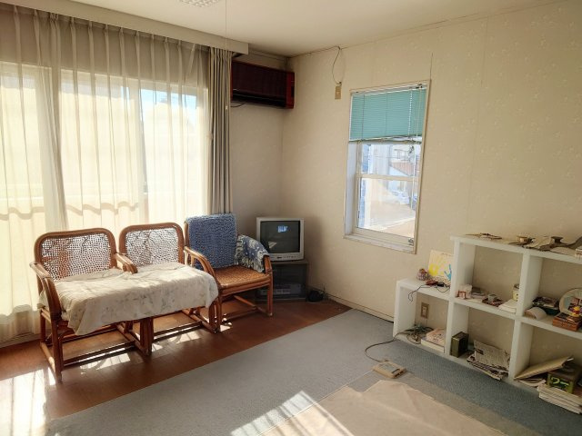 売中古戸建　藤枝市南新屋の洋室|2階12帖洋室は、2部屋に区切ることもできるようになっています！