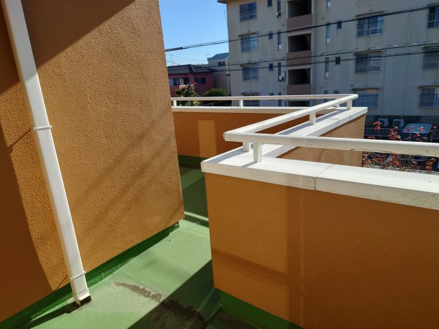 売中古戸建　藤枝市南新屋のバルコニー|バルコニーは長いので、布団がたくさん干せそうです！