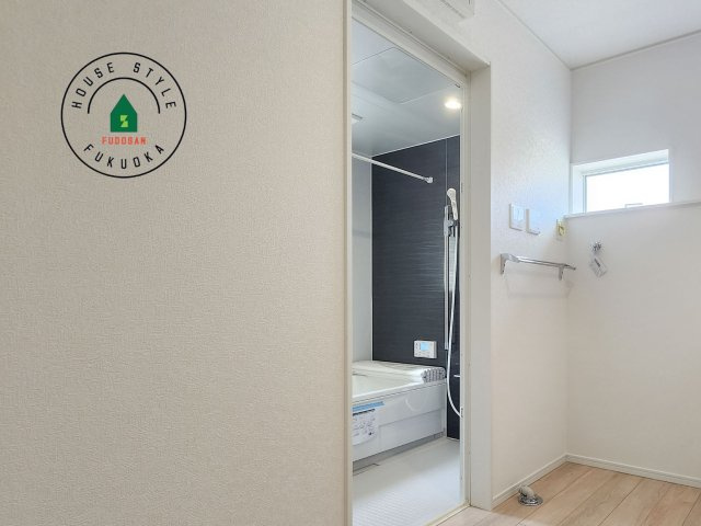 福岡市東区雁の巣1丁目第12-2棟（2号棟）の内観：施工例|脱衣所、洗面所は小さなプライベートスペース。歯磨き、洗顔と毎日施す個人空間。