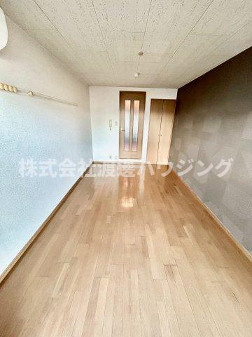 ローズハイツT・Kの居間・リビング