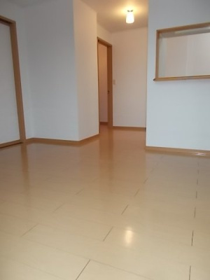 【居間・リビング】 | コスモフィオーレ | 居間です