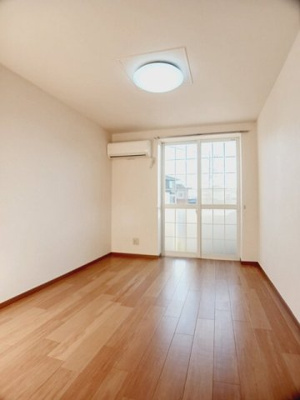 【居間・リビング】 | ピュアシティ－ | ゆったりとしたリビングです