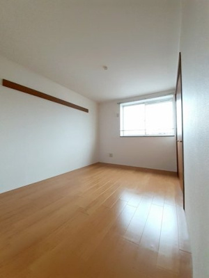 【内装】 | プレシャルマン | 明るい色調の室内です