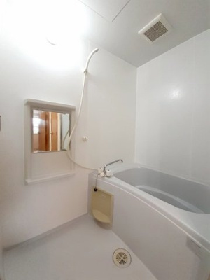 【浴室】 | プレシャルマン | きれいなお風呂です